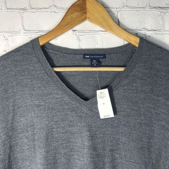 Gap Mens Gray Vneck Sweater Extra Fine Merino Wool size XL NEW - Picture 2 of 7